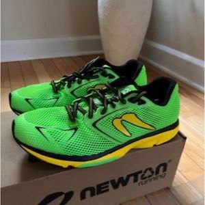 New- Men’s Newton Distance 11 Running Shoes. Size 11